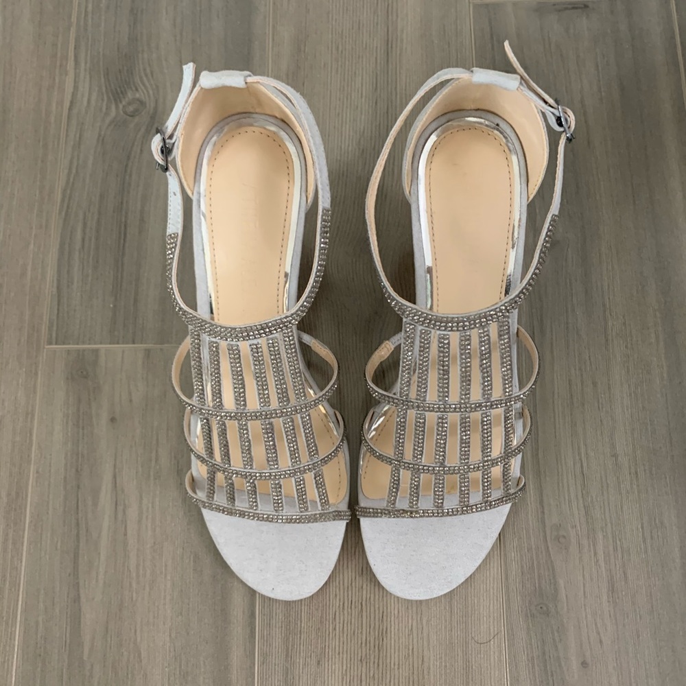 Athena Alexander Grey Hampton Wedge Sandal, Size 8